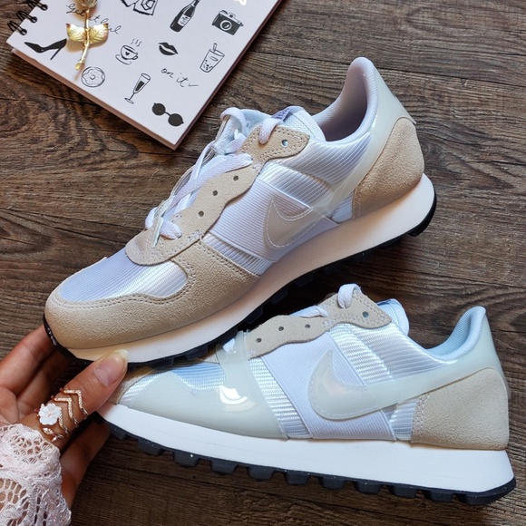 NEW Nike V. Love O.X. - Picture 5 of 8